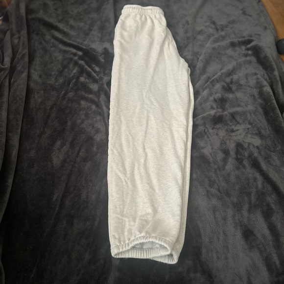 Xs light cream Jogger Pants in excellent condition - Picture 5 of 13